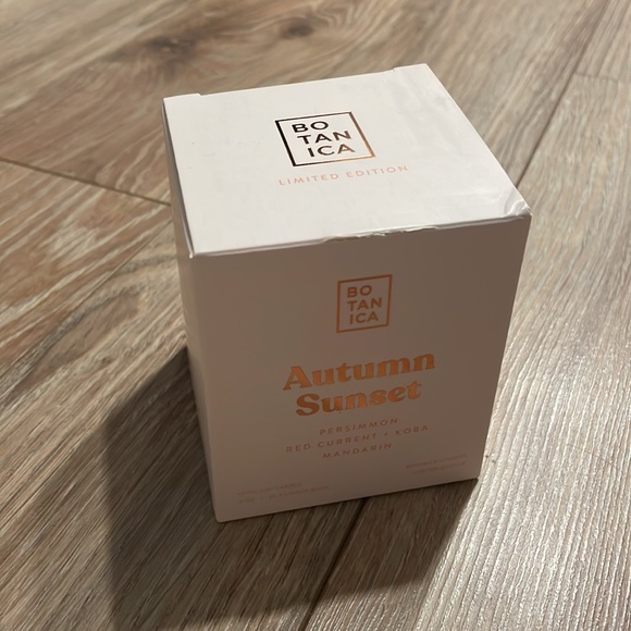 Botanica Autumn Sunset Speckled Ceramic Soy Candle - Picture 3 of 3